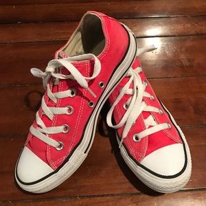 Converse Sneakers. Women 6. Men 4